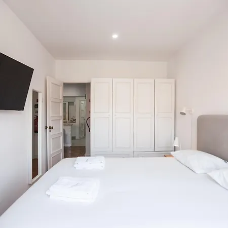 Apartmán Flh Downtown Flat With Balcony *