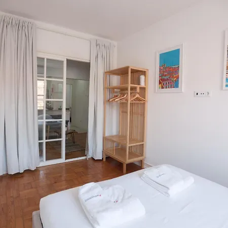 Flh Downtown Flat With Balcony Apartmán